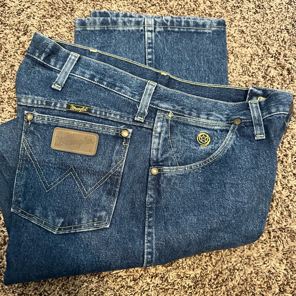 Wrangler George Strait Cowboy Cut Collection Blue Jeans